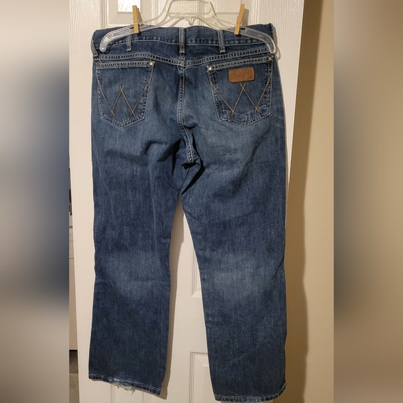 Wrangler Retro Relaxed Boot Jean's  Size 36 X 30 - Picture 2 of 8